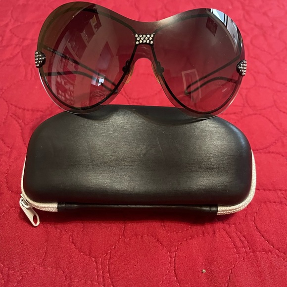 New Vogue sunglasses SOLD! - Picture 2 of 10